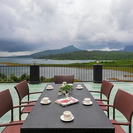 Sunset Boulevard By Stayvista - Lakeside Villa With Pet-Friendly Ambiance, Deck, Terrace, Plunge Pool & Modern Flair Karjat Eksteriør bilde
