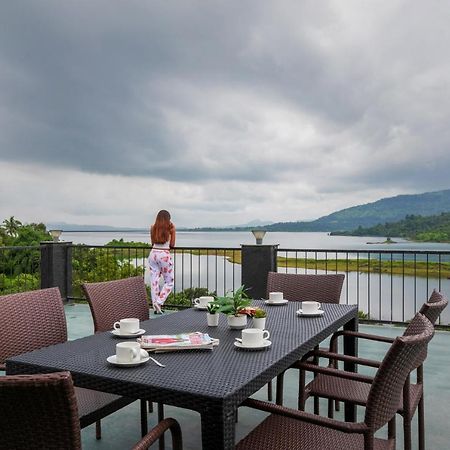 Sunset Boulevard By Stayvista - Lakeside Villa With Pet-Friendly Ambiance, Deck, Terrace, Plunge Pool & Modern Flair Karjat Eksteriør bilde