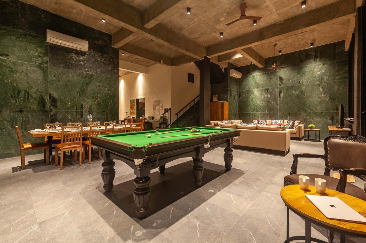 Sunset Boulevard By Stayvista - Lakeside Villa With Pet-Friendly Ambiance, Deck, Terrace, Plunge Pool & Modern Flair Karjat Eksteriør bilde