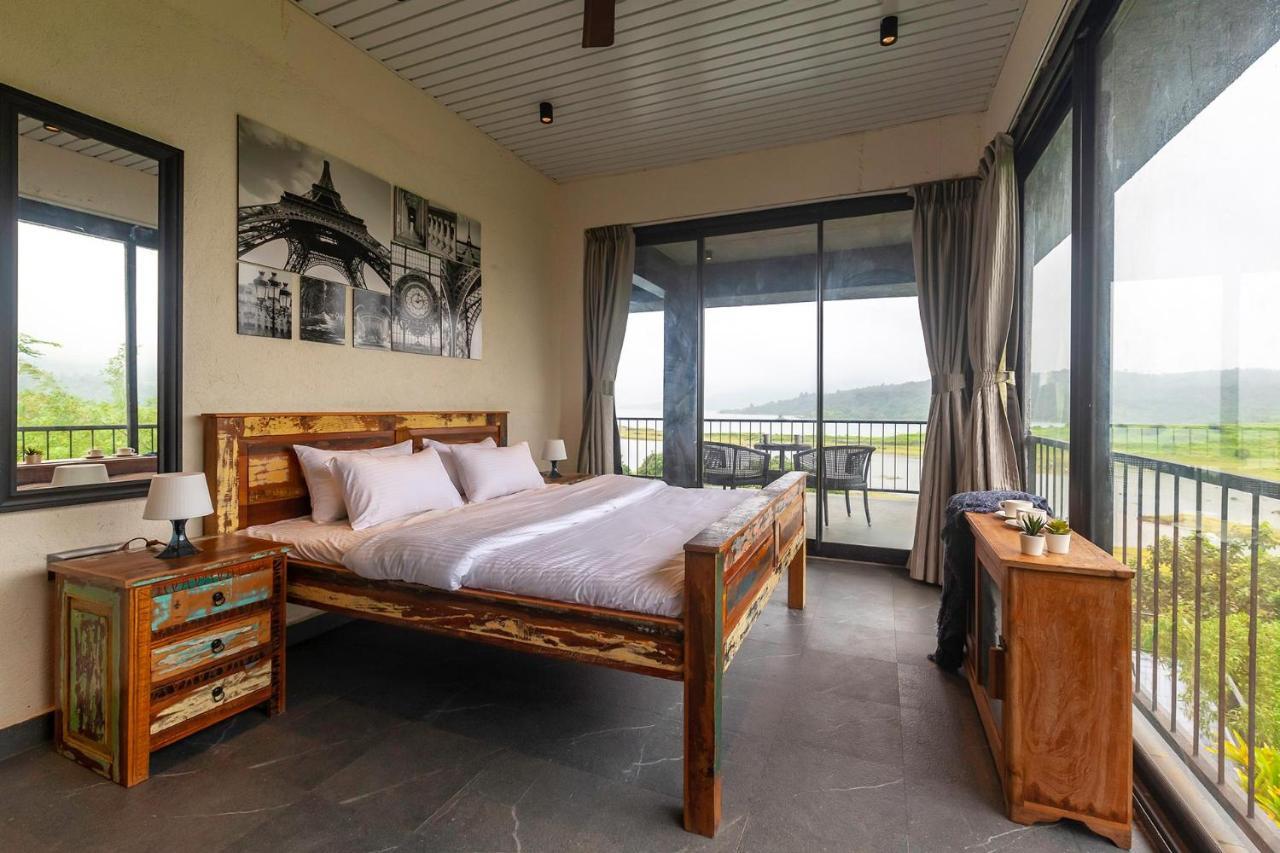 Sunset Boulevard By Stayvista - Lakeside Villa With Pet-Friendly Ambiance, Deck, Terrace, Plunge Pool & Modern Flair Karjat Eksteriør bilde