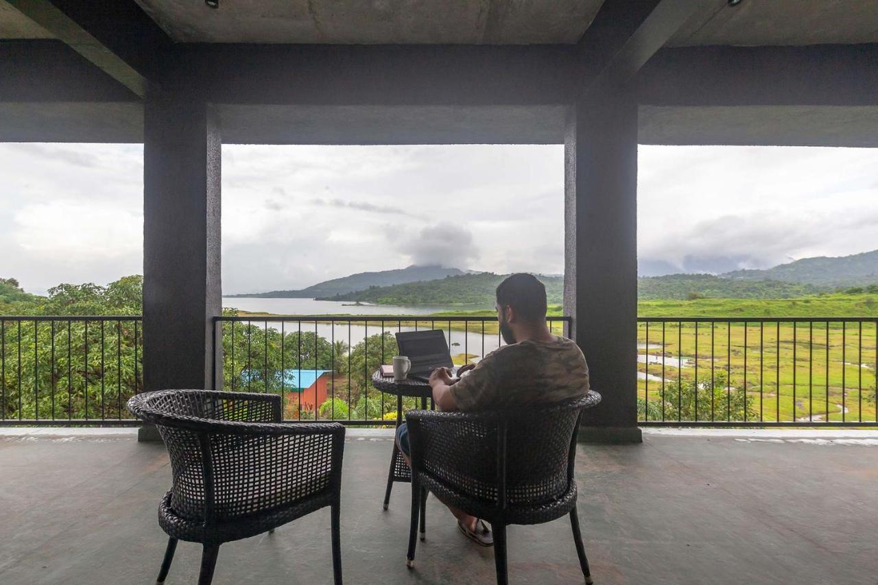 Sunset Boulevard By Stayvista - Lakeside Villa With Pet-Friendly Ambiance, Deck, Terrace, Plunge Pool & Modern Flair Karjat Eksteriør bilde