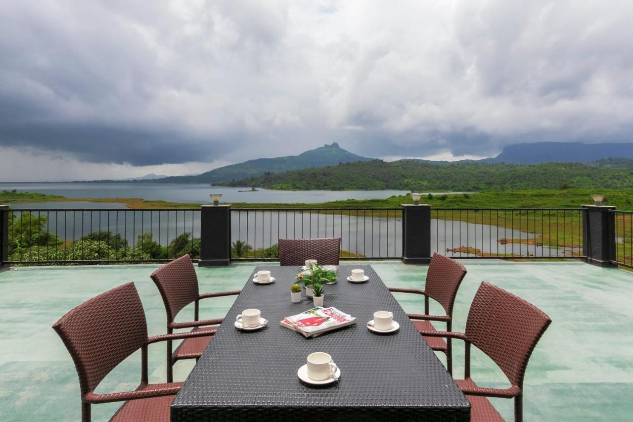 Sunset Boulevard By Stayvista - Lakeside Villa With Pet-Friendly Ambiance, Deck, Terrace, Plunge Pool & Modern Flair Karjat Eksteriør bilde
